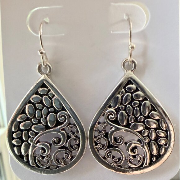Y2K Silver Tone Teardrop Filigree Dangle Earrings Nickel Free Hypoallergenic - Picture 3 of 4